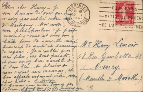 Ak Versailles Yvelines, Ecole Saint-Jean-de-Béthune, Cour Jeanne d'Arc, Versailles