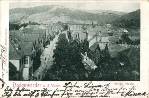 Ak Bodenwerder an der Weser, Luftaufnahme von  Große Straße, Häuser, Landschaft