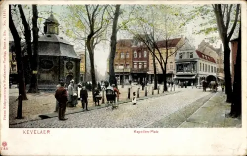 Ak Kevelaer am Niederrhein, Kapellen-Platz, Menschen auf der Straße, Bäume, Gebäude