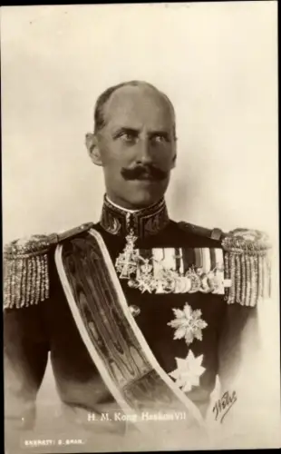 Ak König Haakon VII, Portrait in Uniform