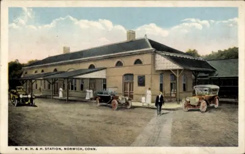 Ak Norwich Connecticut USA, N. Y. N. H. & H. Station, Bahnhof, Autos