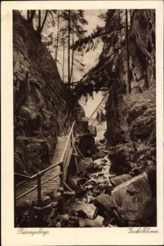 Ak Szklarska Poręba Schreiberhau Riesengebirge Schlesien, Wanderweg durch die Fackelklamm, steile