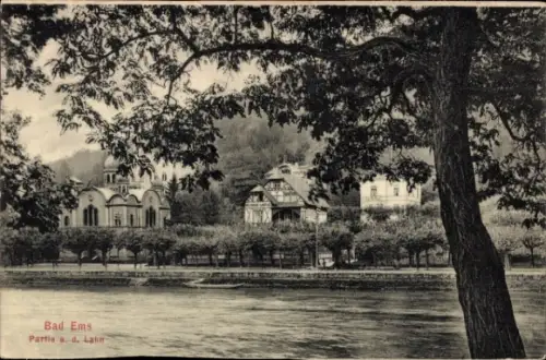 Ak Bad Ems an der Lahn,  Partie a. d. Lahn, Flusslandschaft, Bäume, Gebäude