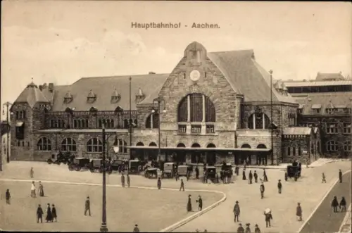 Ak Aachen in Nordrhein Westfalen, Hauptbahnhof, Außenansicht, Passanten