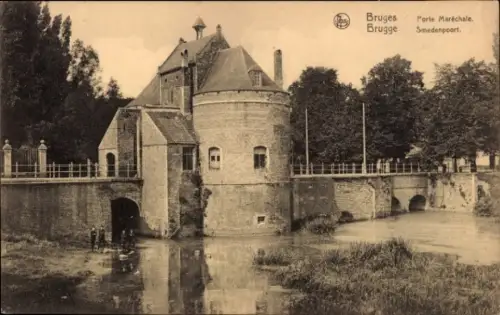 Ak Bruges Brügge Flandern Westflandern, Bruges, Porte Maréchale, Smedenpoort, Wasser, Bäume