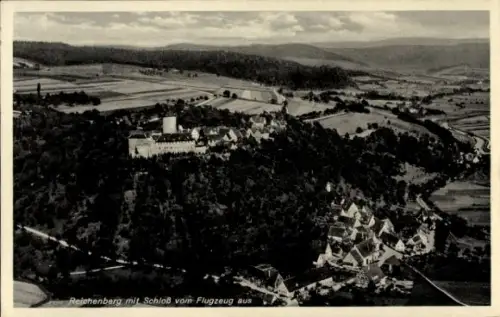 Ak Reichenberg Moritzburg in Sachsen, Luftbild, Schloss, Ländliche Umgebung, Flugzeugaufnahme