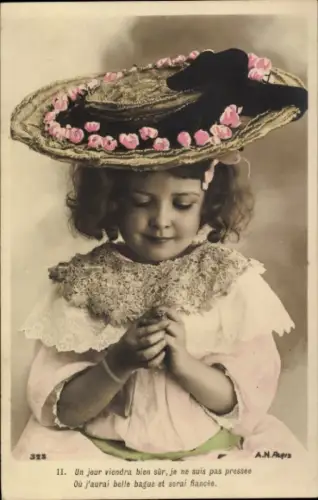 Ak Mädchen mit neuem Ring, Hut, Portrait
