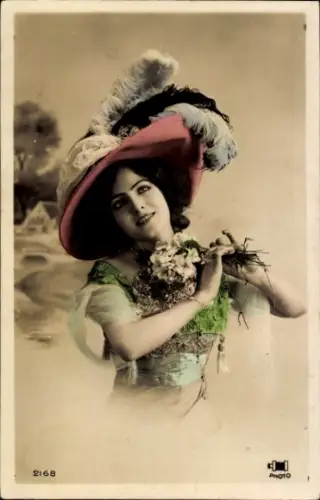 Ak Junge Frau mit Hut, Portrait