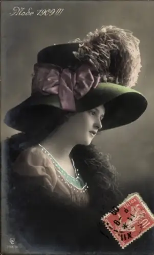Ak Frau-Porträt, Mode 1909, Hut