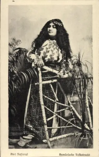 Ak Frau in rumänischer Volkstracht