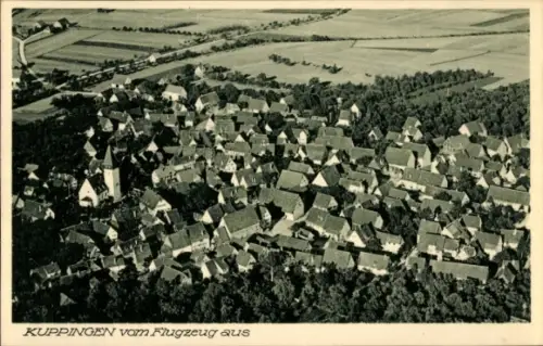 Ak Kuppingen Herrenberg in Württemberg, Luftaufnahme, Häuseransicht, Kirche, Felder