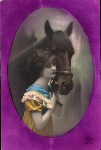 Passepartout Ak Junge Frau mit Pferd, Portrait