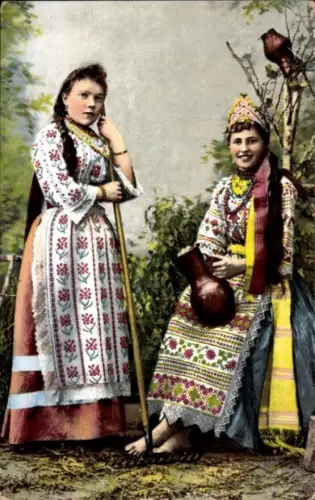 Ak Russische Typen, Frauen in Tracht