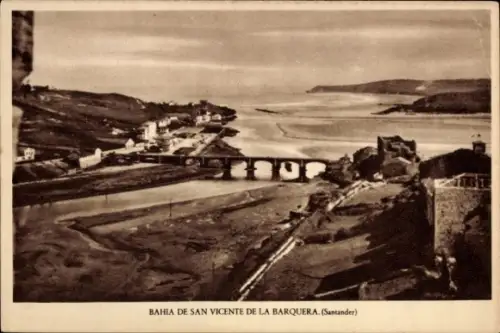 Ak Santander Kantabrien Spanien, Bucht von San Vicente de la Barquera, Brücke, Küstenlandschaft