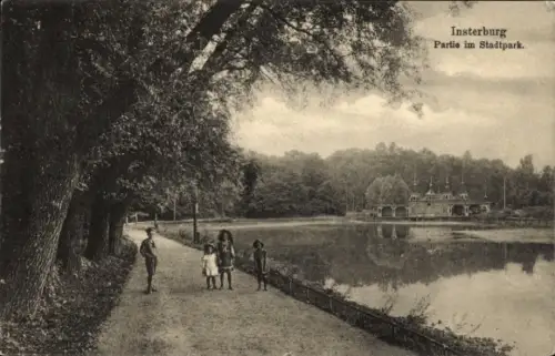 Ak Tschernjachowsk Insterburg Ostpreußen, Im Stadtpark, Kinder