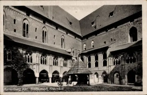 Ak Marienburg Malbork Westpreußen, Hochschloss, Kreuzhof
