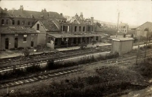 Foto Ak La Bassée Nord, Bahnhof, Kriegszerstörung I. WK