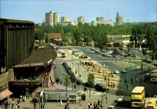 Ak Berlin Charlottenburg, Bahnhof Zoo mit Hansaviertel, Bahnhofsterrasse, Bahnhof, Bus