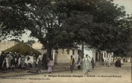 Ak Dakar Senegal, Boulevard National,  Senegal, Menschen, Bäume, Marktstände