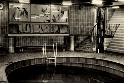 Ak Urlauberschiff GTMS Fritz Heckert, Hallenschwimmbad