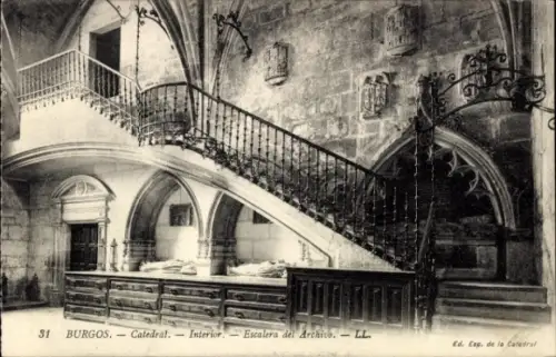 Ak Burgos Kastilien und León,  Kathedrale, Innenansicht, Treppe des Archivs