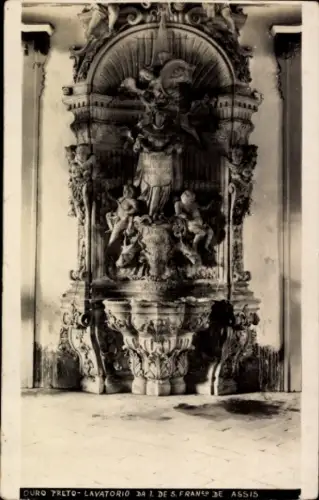 Ak Ouro Preto Minas Gerais Brasilien, Skulptur, Brunnen, religiöse Figuren, barocke Gestaltung