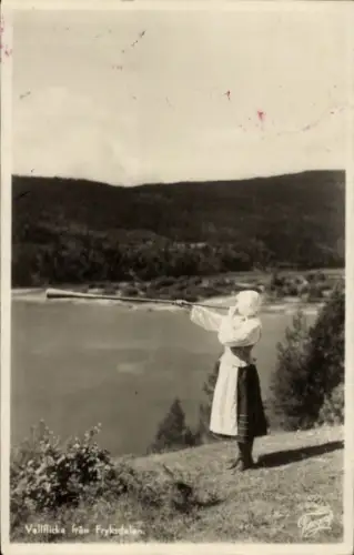 Ak Fryksdalen Schweden, Hirtenmädchen bläßt Hirtenhorn