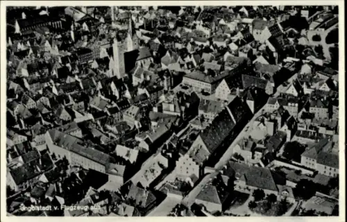 Ak Ingolstadt an der Donau Oberbayern, Luftaufnahme von   Architektur, Flugzeugansicht, schwarz-w