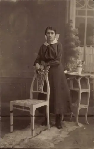 Foto Ak Junge Frau, Portrait