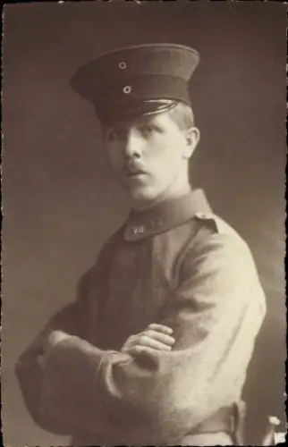 Foto Ak Deutscher Soldat in Uniform, Portrait
