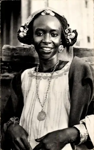 Ak Afrique Occidentale Francaise, Jeune Femme Peul, Afrikanerin, Portrait