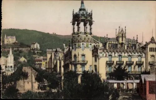 Ak Vallvidrera Barcelona Katalonien Spanien, Blick auf Tibidabo, bunte Architektur, Hügel, Straße