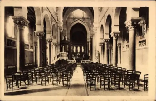 Ak Hippone Annaba Algerien, Innenansicht der Kirche St. Augustin, Stühle, Säulen, Fenster