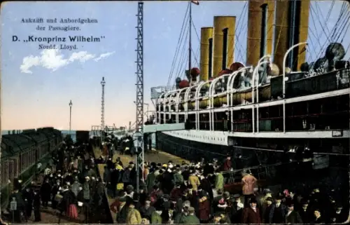 Ak Dampfer Kronprinz Wilhelm, Norddeutscher Lloyd, Ankunft und Anbordgehen der Passagiere