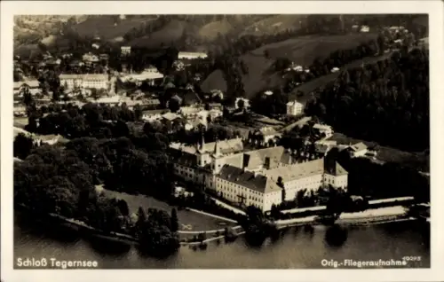 Ak Tegernsee in Oberbayern, Schloss, Fliegeraufnahme
