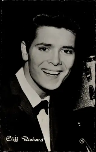Ak Sänger Cliff Richard, Porträt