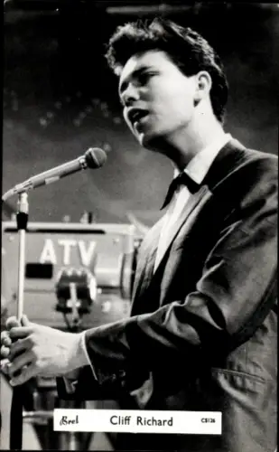 Ak Sänger Cliff Richard, Porträt