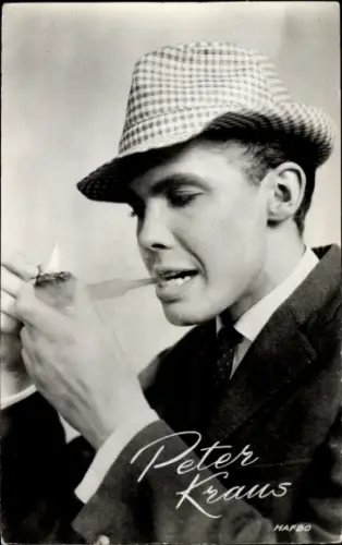 Ak Sänger Peter Kraus, Pfeife, Hut