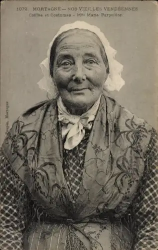 Ak Mortagne Vendée, Alte Frau in Tracht, Porträt