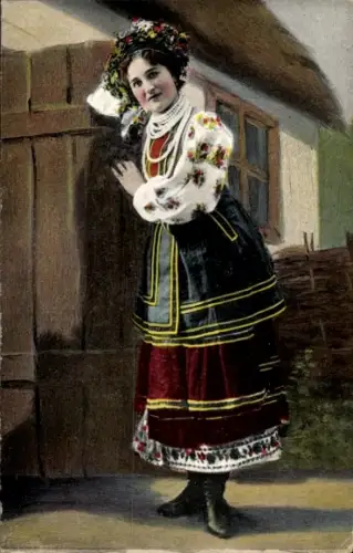 Ak Frau in ukrainischer Tracht, Portrait