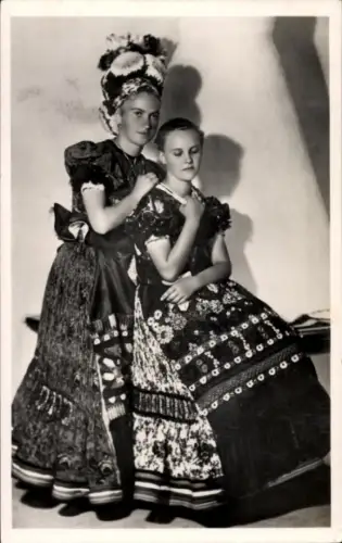 Ak Frauen in ungarischen Trachten