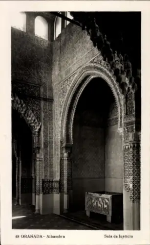 Ak Granada Andalusien Spanien, Alhambra, Sala de Justicia,  Architektur, dekorative Elemente