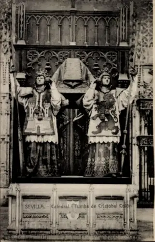 Ak Sevilla Andalusien, Zwei Figuren in Rüstung, Kathedrale  Tumba von Cristobal Colón