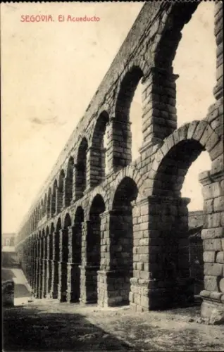 Ak Segovia Kastilien und Leon, SEGOVIA, Aquädukt, Steinsäulen, Bögen,  Architektur