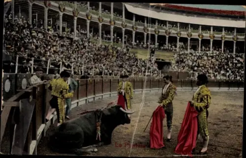 Ak Eindhoven Nordbrabant Niederlande, Stierkamp, Matadoren, Zuschauer, Torero, rote Umhänge