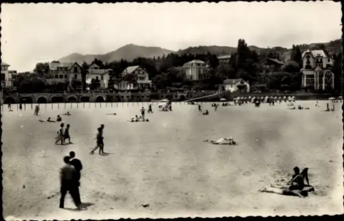 Ak Hondarribia Fuenterrabia Baskenland, Strand, Menschen am Wasser, Häuser im Hintergrund, Miguel