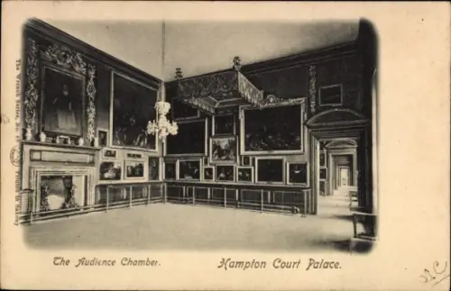 Ak Hampton Richmond upon Thames London England, The Audience Chamber,  Gemälde, Galerie