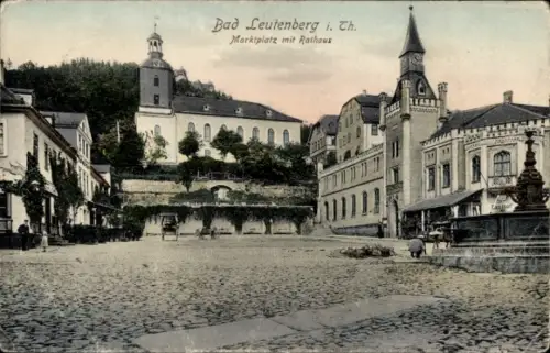 Ak Leutenberg in Thüringen, Marktplatz, Rathaus,  Gebäude, Straßenansicht