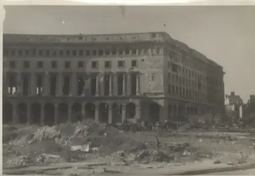 Original Foto Berlin Tiergarten, Potsdamer Str., "Haus des Fremdenverkehrs", um 1947, ca. 12 x 17 cm