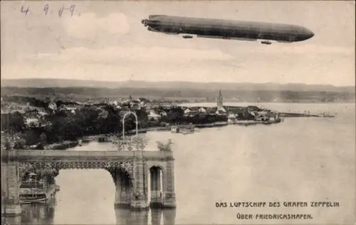 Ak Friedrichshafen am Bodensee, Panorama, Luftschiff des Grafen Zeppelin